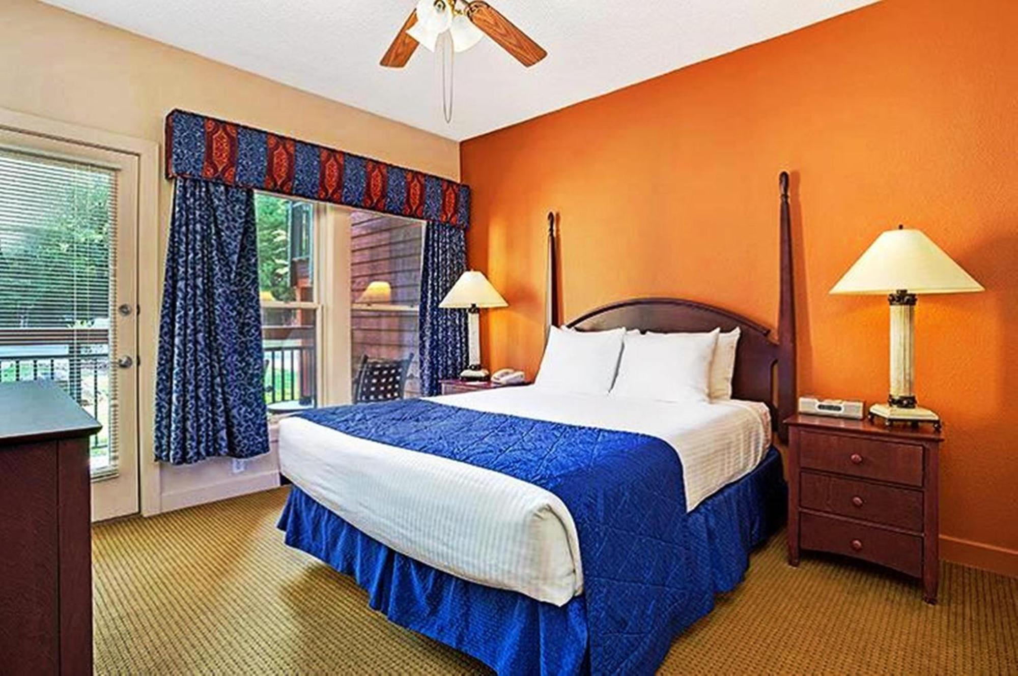 One-Bedroom Queen Suite,1217274124:JPEG