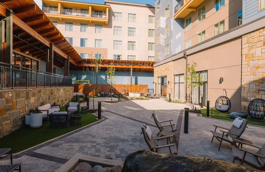 Embassy Suites By Hilton Gatlinburg Resort-1